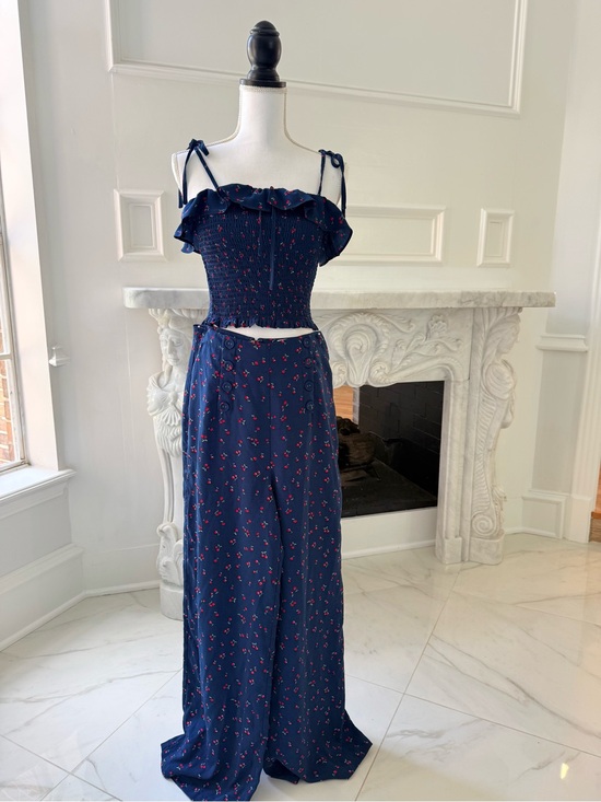 Gianni Bini Other - Gianni Bini Navy Floral Smocked Crop Top & Wide-Leg Pants Set